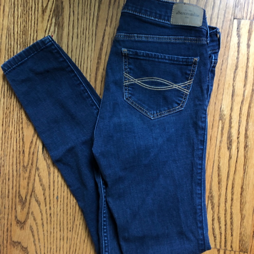 Like new! Indigo straight jeans